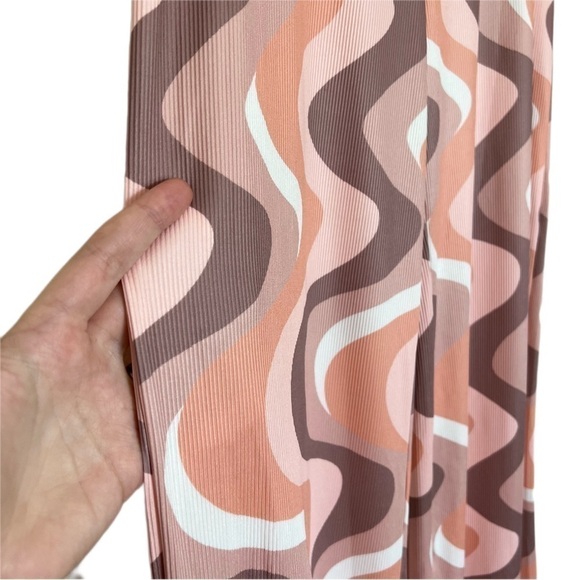 NWT Princess Polly Latiana 70s High Rise Wavy Print Wide Flare Leg Pants Size 8 - Picture 4 of 7